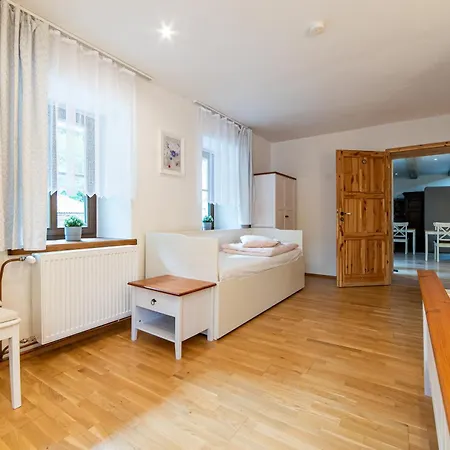 Hamr Divci Kamen Πανδοχείο *