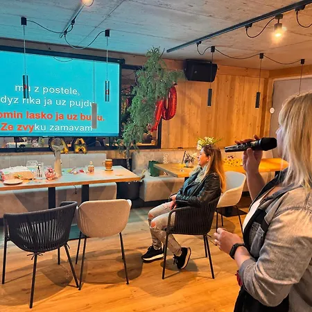 Πανδοχείο Hamr Divci Kamen *