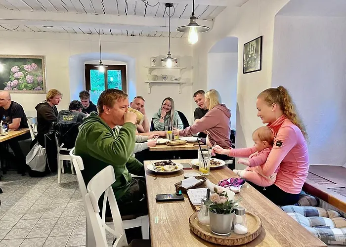 Värdshus Hamr Divci Kamen *